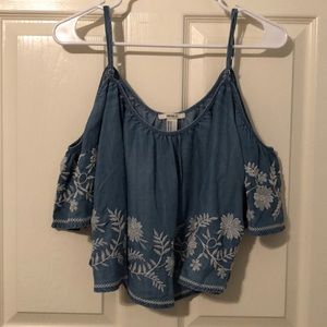 Very cute flowy blouse!